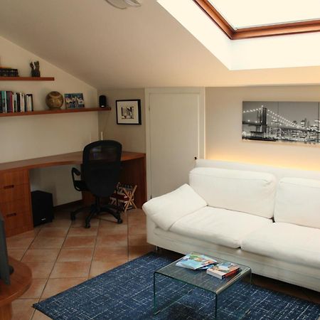 Bright Penthouse Close To Center With Terrace And Lake View Lecco Eksteriør billede