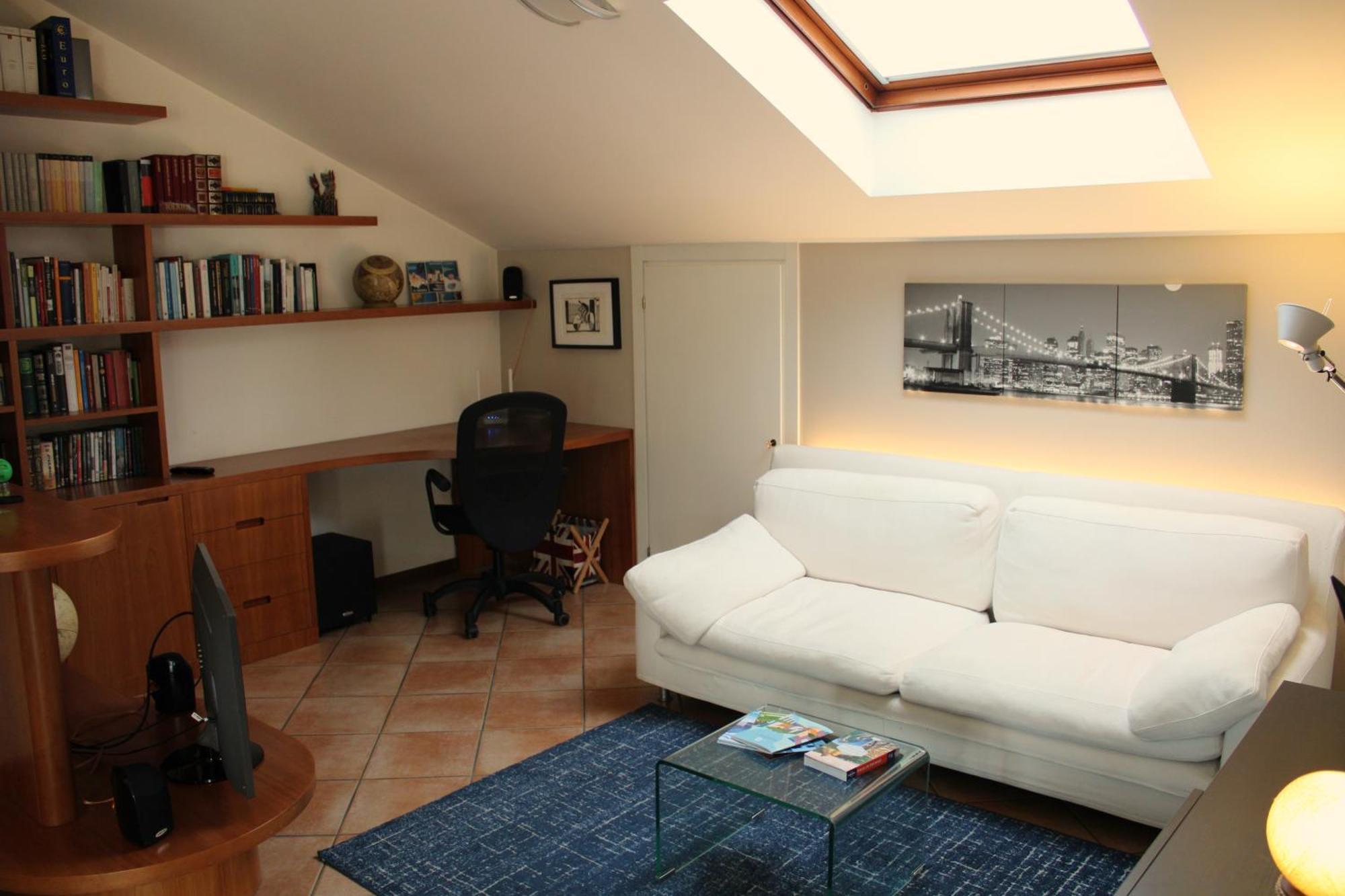 Bright Penthouse Close To Center With Terrace And Lake View Lecco Eksteriør billede