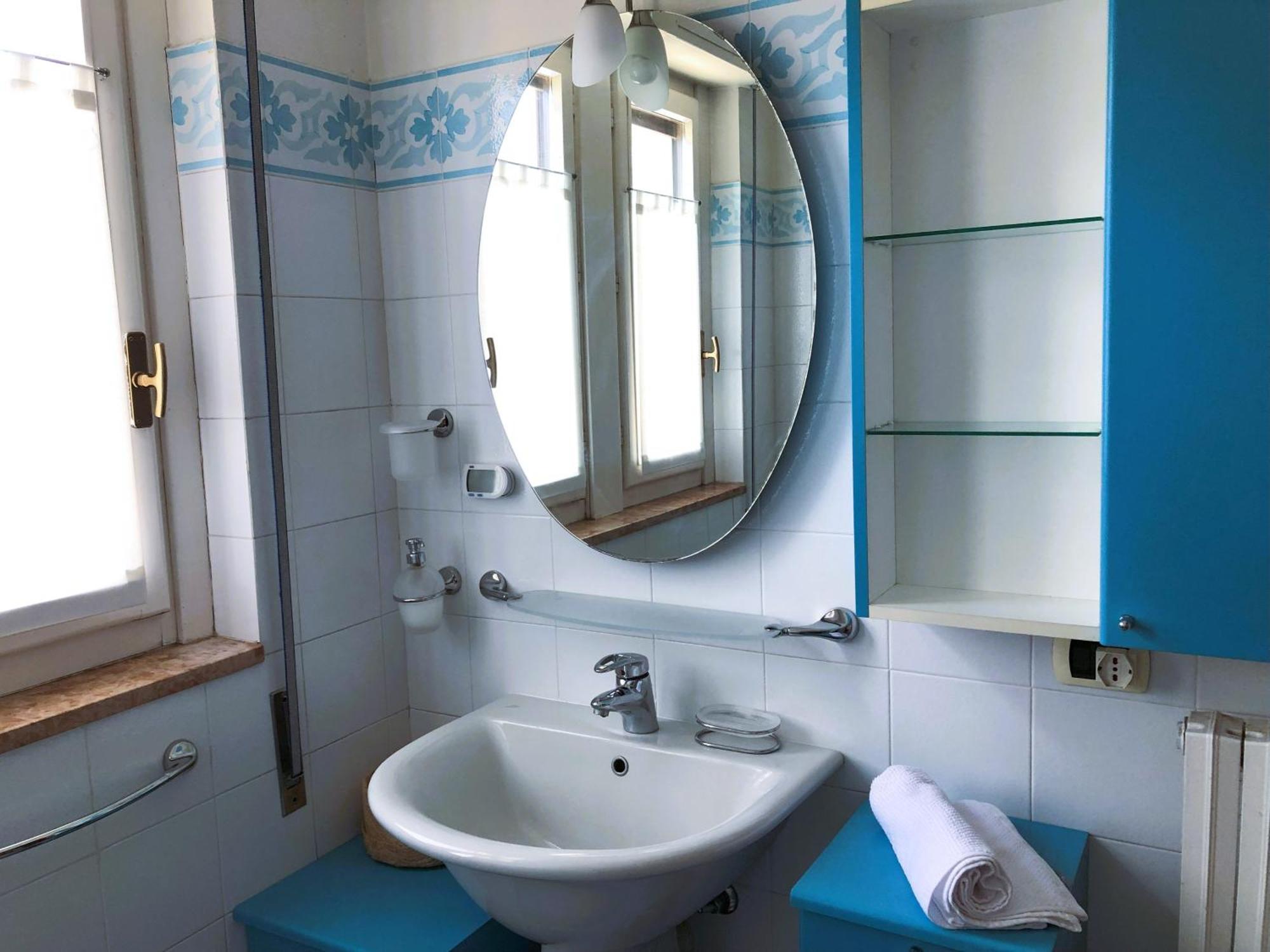 Bright Penthouse Close To Center With Terrace And Lake View Lecco Eksteriør billede