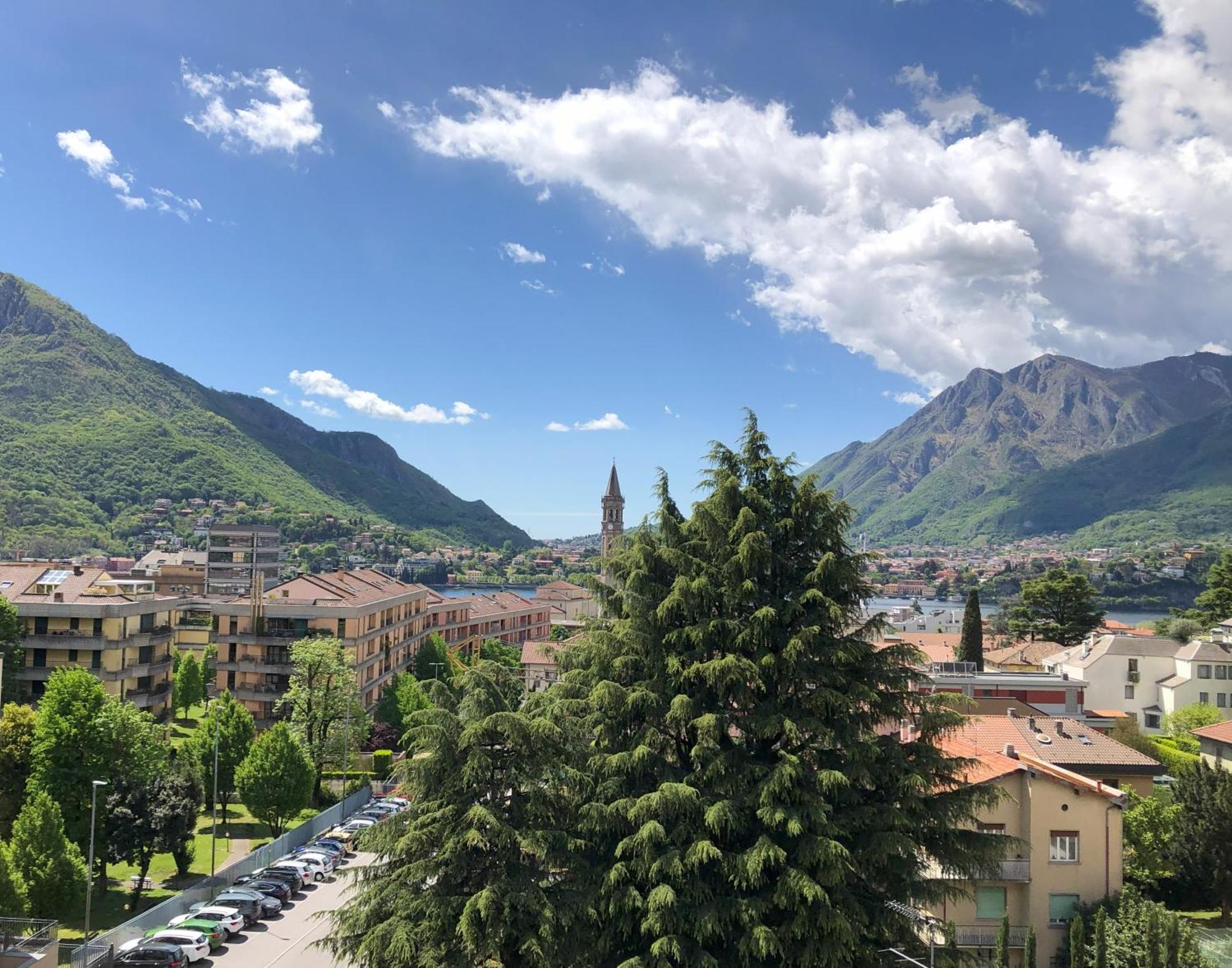 Bright Penthouse Close To Center With Terrace And Lake View Lecco Eksteriør billede